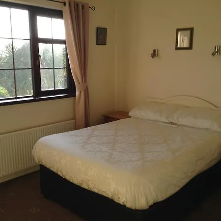 Cloverlawn Bed and breakfast 3*