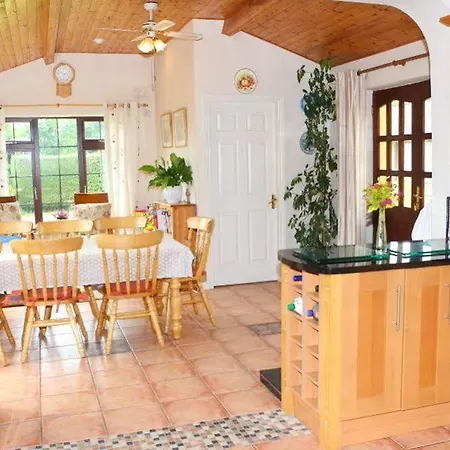 Alojamento de Acomodação e Pequeno-almoço Cloverlawn Kilrane